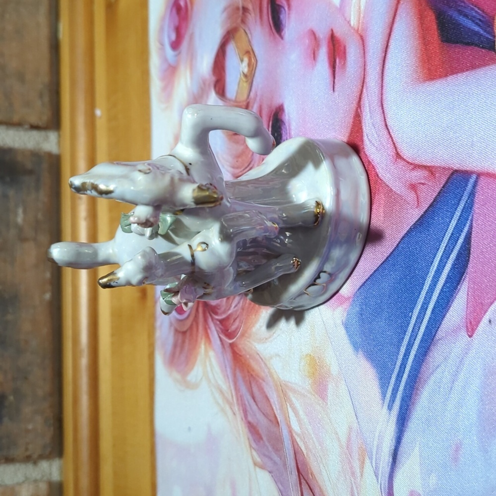 Porcelain Unicorn & Horse Figurine – White & Gold Vintage (70s/80s) - Picture 5 of 12